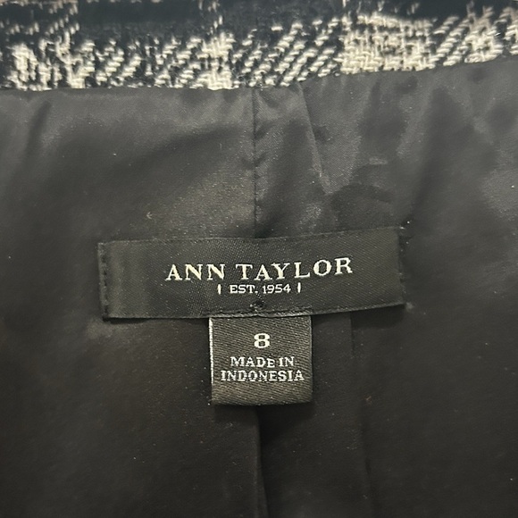 Wool Blend Ann Taylor Blazer - Picture 5 of 6